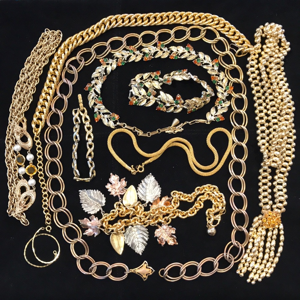 Bulk lot of gold tone costume jewelry- bundle!